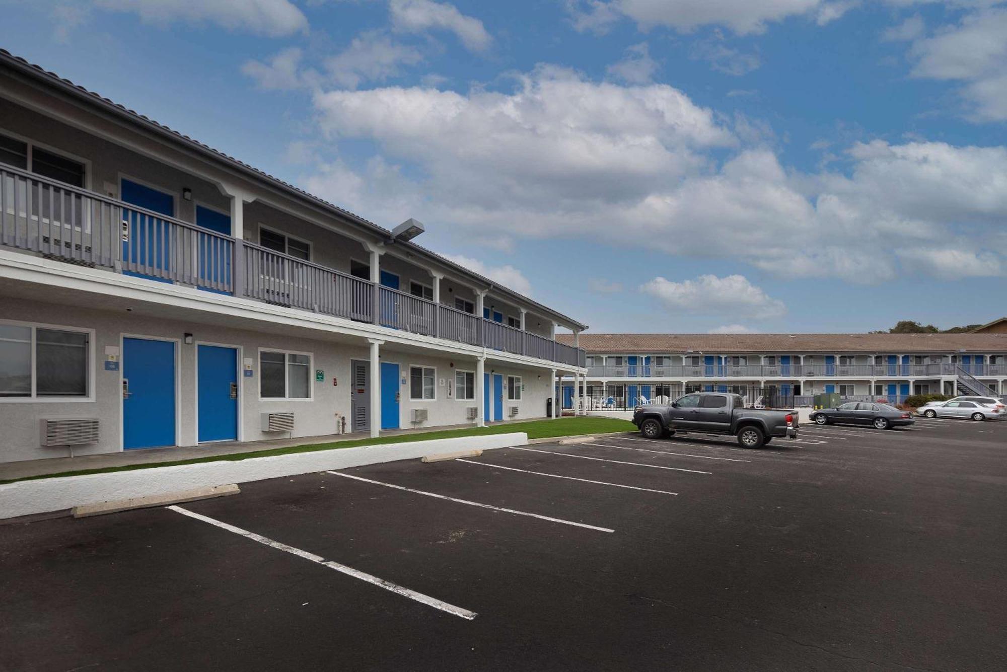 Days Inn By Wyndham Arroyo Grande Pismo Beach Eksteriør billede
